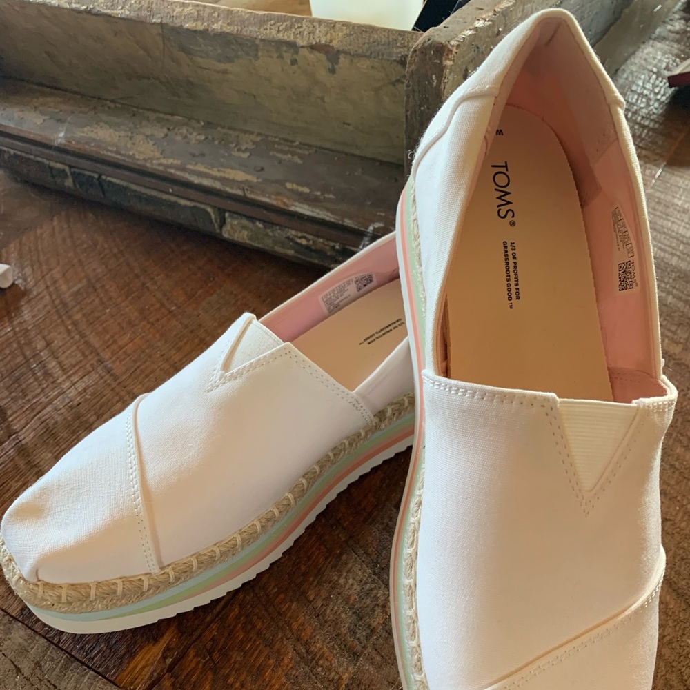 Tom’s Alpargata Platform Rope Canvas Shoes, Size 11W, White/Rainbow Stripe Sides